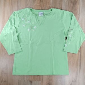 🔺️Decorated Originals Lime Green Floral Embroidered Top Medium